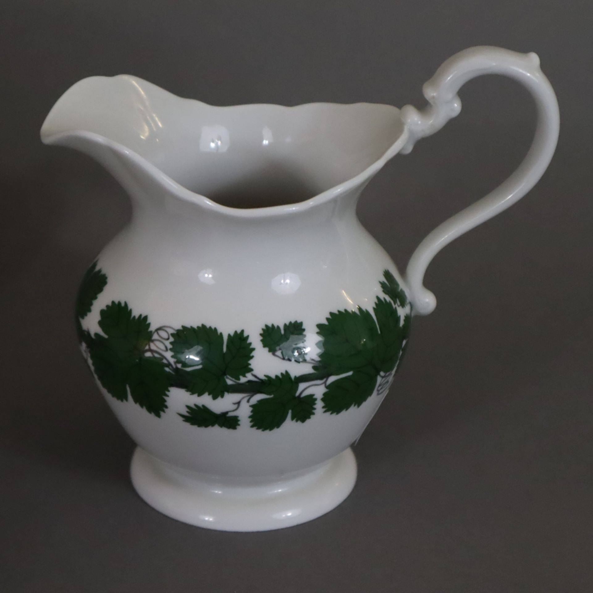 Konvolut Weinlaub - Meissen, 13-tlg., Porzellan, unter der Glasur grün bemalt 3x kleine Vase, 1x Ke - Bild 7 aus 13