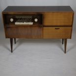 Loewe-Opta-Musikschrank "Mailand-Stereo" 32211 T/W - 1960er Jahre, rechteckiger Holzkorpus auf vier