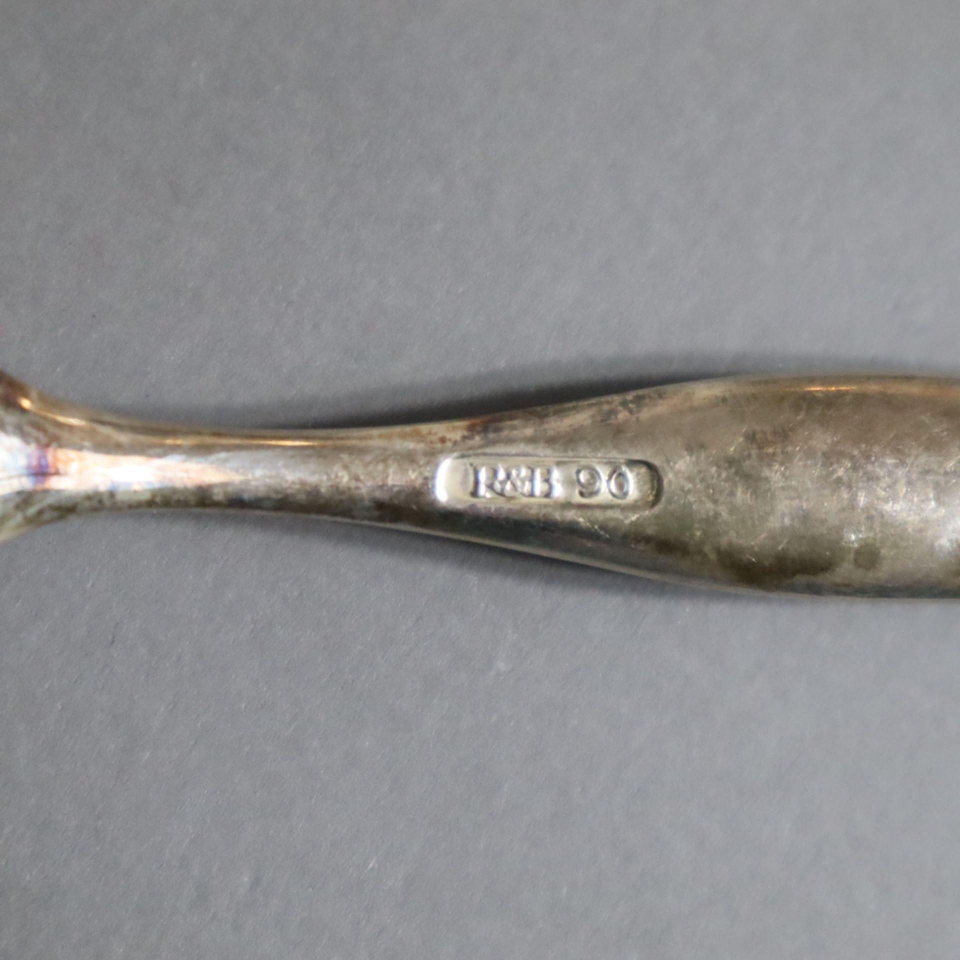 Besteck "Dänisch Perl" - Robbe & Berking, versilbert, 81-tlg., bestehend aus 12 Messern (L.20cm), 1 - Image 7 of 7