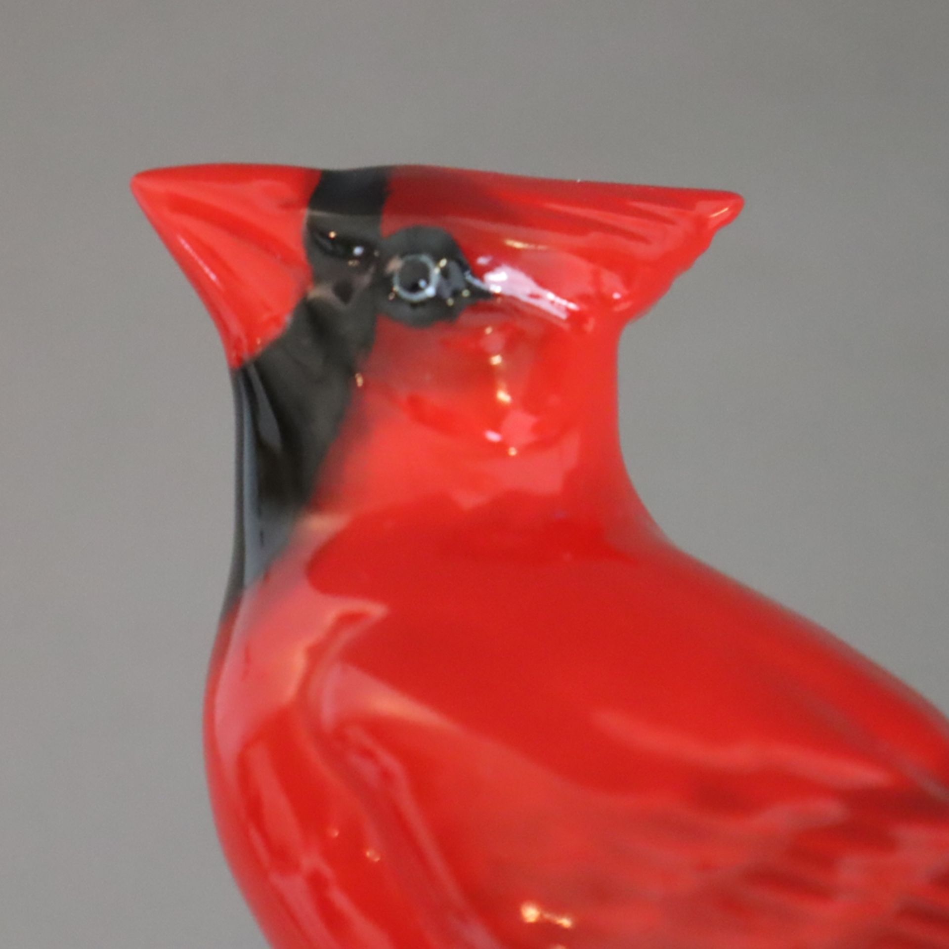 Vogelfigur "Kardinal-Vogel"- Hutschenreuther, Kunstabteilung, Porzellan, polychrom bemalt, Kardinal - Image 4 of 7