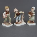 Drei Kinderfiguren - Goebel, Keramik, polychrom gefasst, 1x Mädchen mit Büchern, Mod.Nr. 10 752 11,