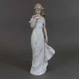 Porzellanfigur "Das Flüstern der Blumen" - Lladro, Spanien, Modellnr.6918, Entwurf: Jose Santaeulal