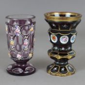Zwei Fußbecher - Böhmen, dickwandiges Glas, geschliffen, 1x Klarglas, rubinrot unterfangen, passig