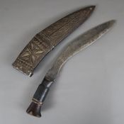 Khukuri/Kukri-Messer - Nepal, gekrümmte schwere Rückenklinge mit w-förmiger Kerbe („kauda“), Griff