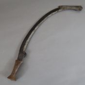 Zentralafrikanische Sichelwaffe/ Mambele - gekrümmte Eisenklinge mit Verbreiterung an der Spitze, S