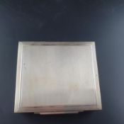 Zigaretten-Tischdose - 835er Silber, Punzen: Feingehalt mit Herstellermonogramm "SF", rechteckige F