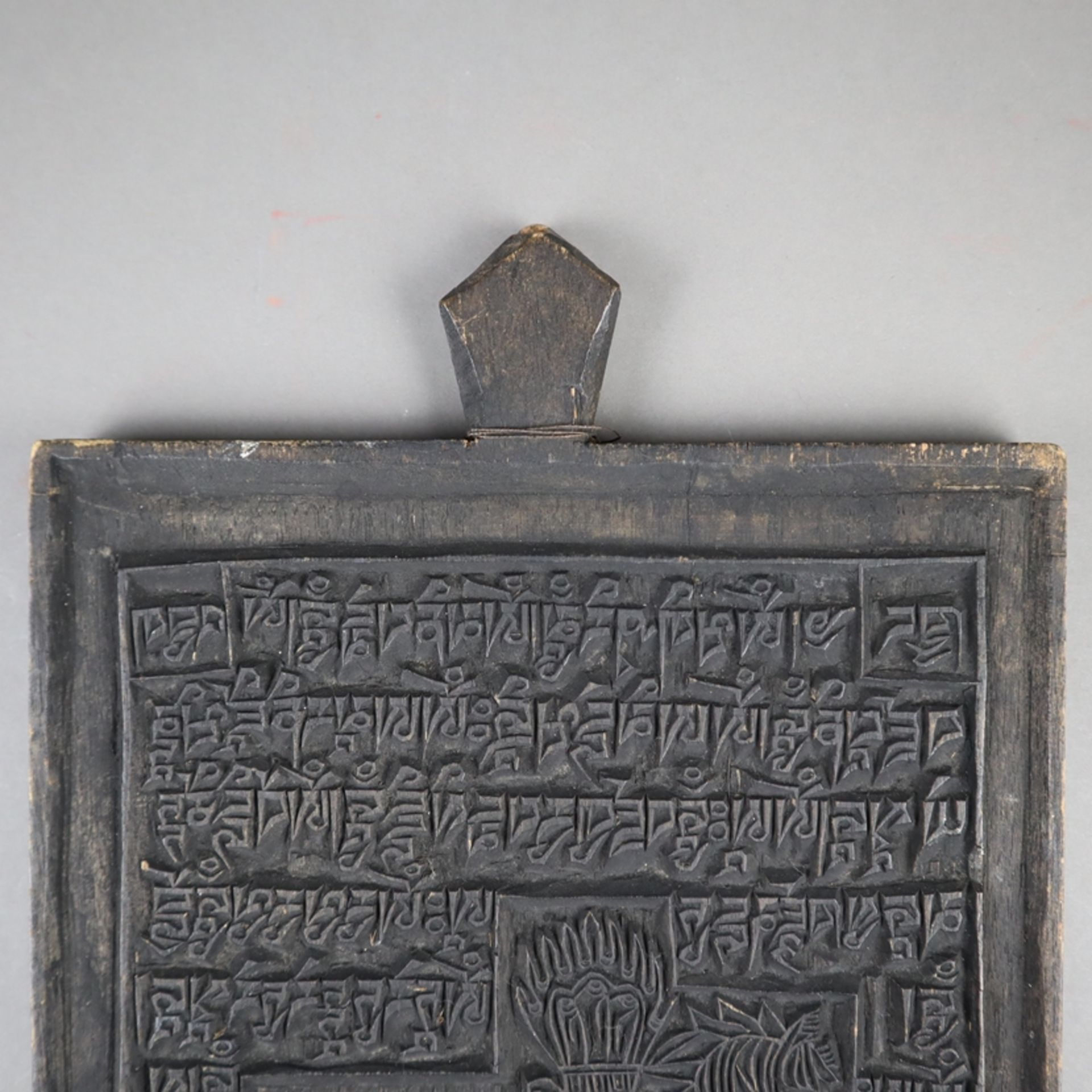 Druckstock - wohl Indien, 12-zeiliger Schriftsatz mittig mit Pferdefigur, Maße ohne Griff ca.27 x 1 - Bild 3 aus 5