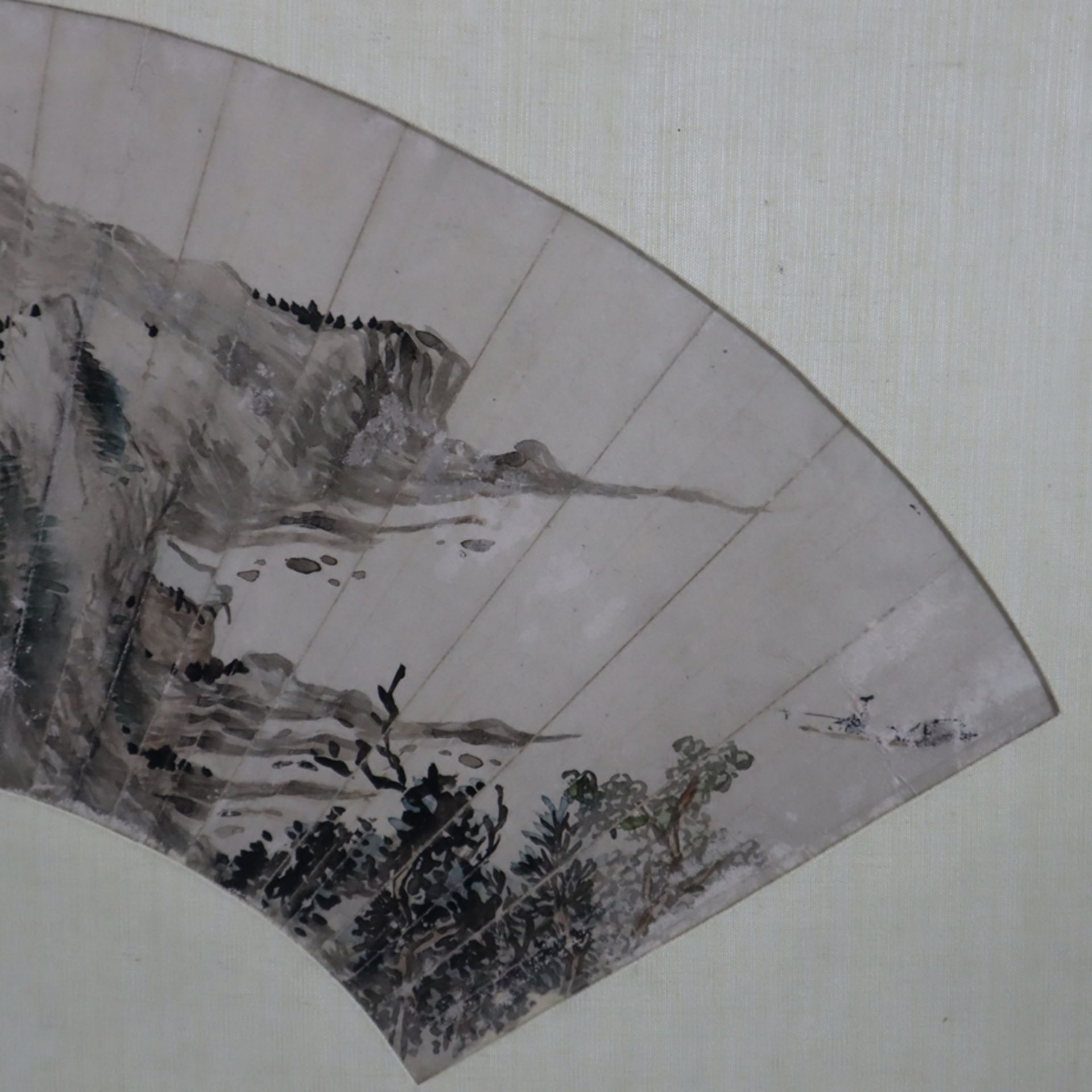 Chinesisches Fächerbild - Flusslandschaft mit Pavillon, Fächerblatt, Tusche auf Papier, gesiegelt, - Image 5 of 6