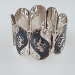Armband - Silber 925/000, Niellodekor mit Tempeltänzerinnen, Glieder durchbrochen gearbeitet, geste