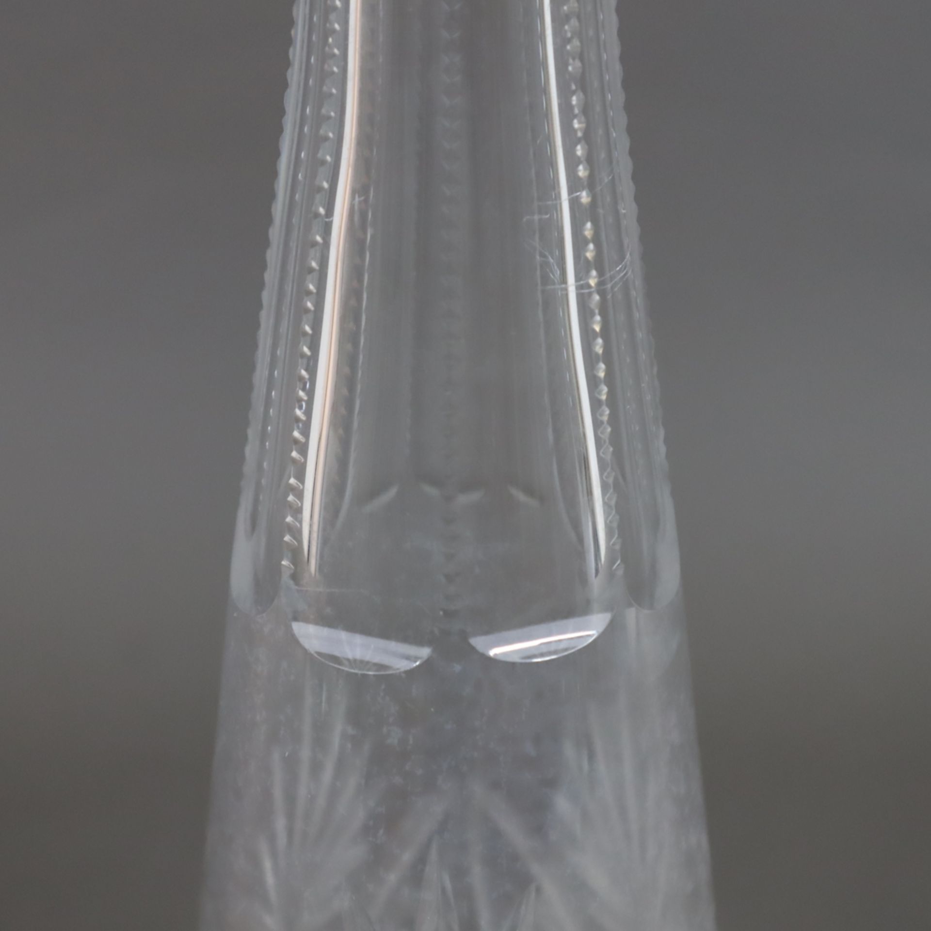 Glaskaraffe - farbloses Glas, geschliffen, Boden mit Sternschliff, mit ergänztem Zapfen-Stöpsel, Wa - Bild 4 aus 8