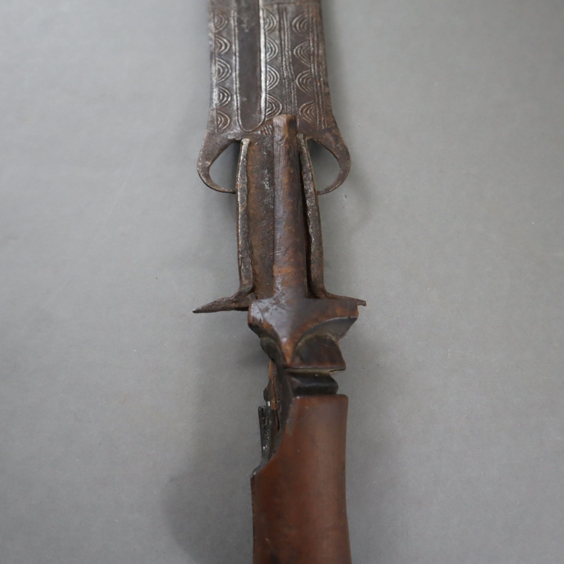 Kurzschwert "ntsakh" - Zentralafrika, Fang, blattförmige, gegradete Klinge, am Ansatz spitze, haken - Image 5 of 7