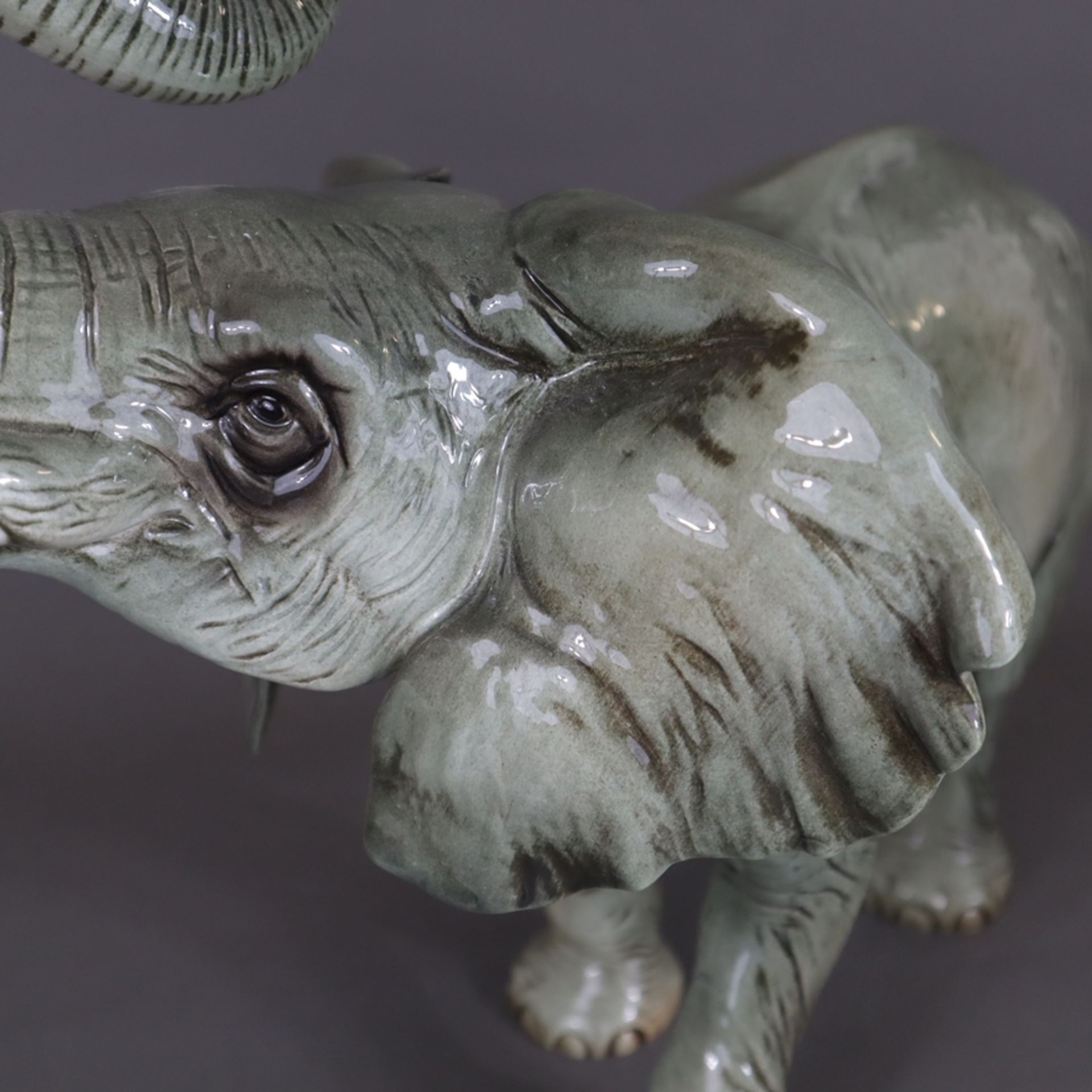 Große Tierfigur "Afrikanischer Elefant" - Goebel, aus der Figurenserie "Serengeti", Porzellan, natu - Image 6 of 8