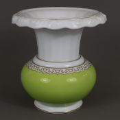 Vase - Rosenthal, Entw.: Philipp Rosenthal (1914), Porzellan, partieller grüner Fond, Rand mit Flor