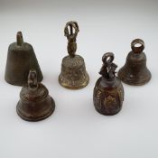 Konvolut Glocken - 5-tlg., Bronze/Messing, 4x Ghanta, hinduistische Ritualglocke, unterschiedliche 