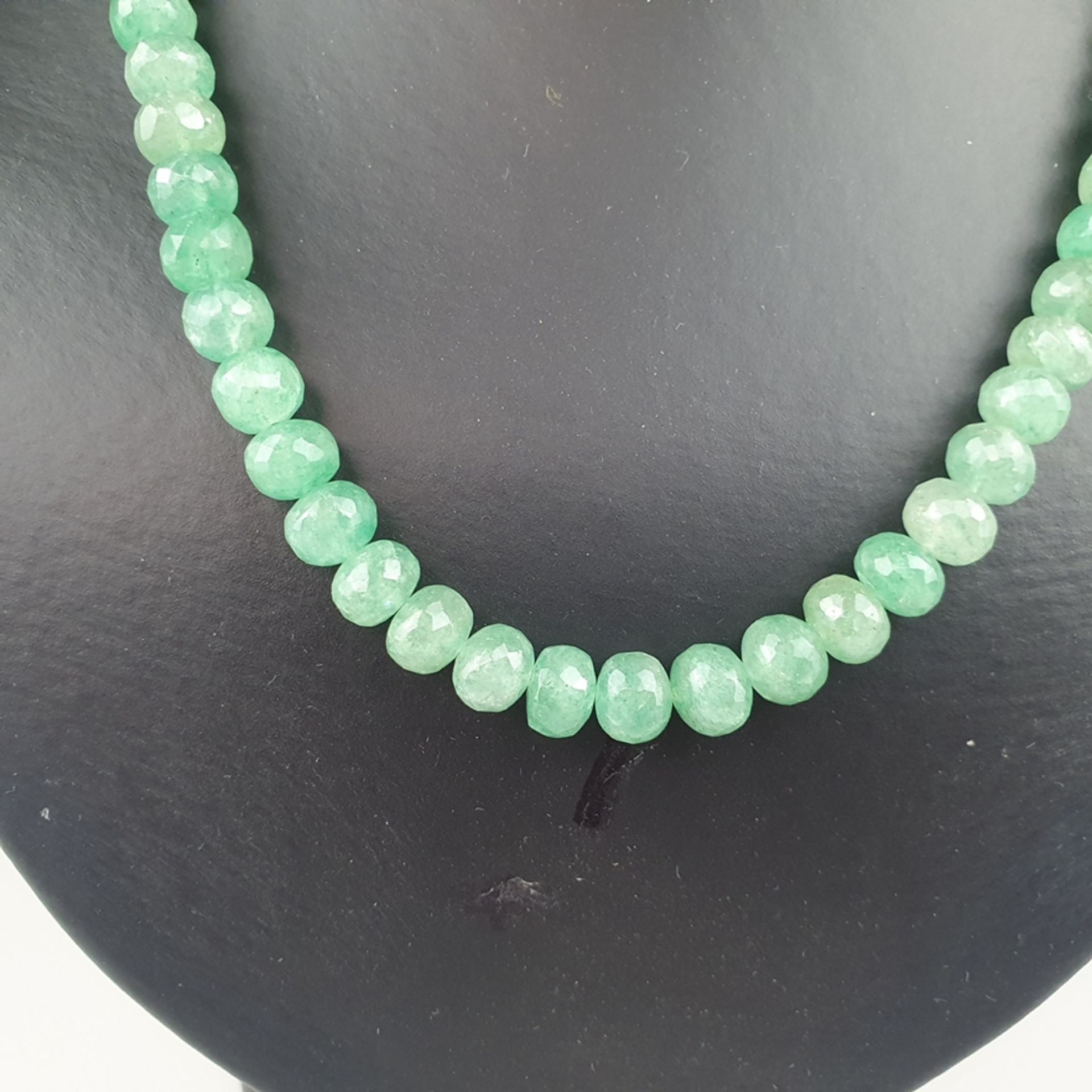 258cts Faceted Beryl Emerald Beads Necklace, L. ca. 45 cm,  ca. 50 Gramm - Image 2 of 6