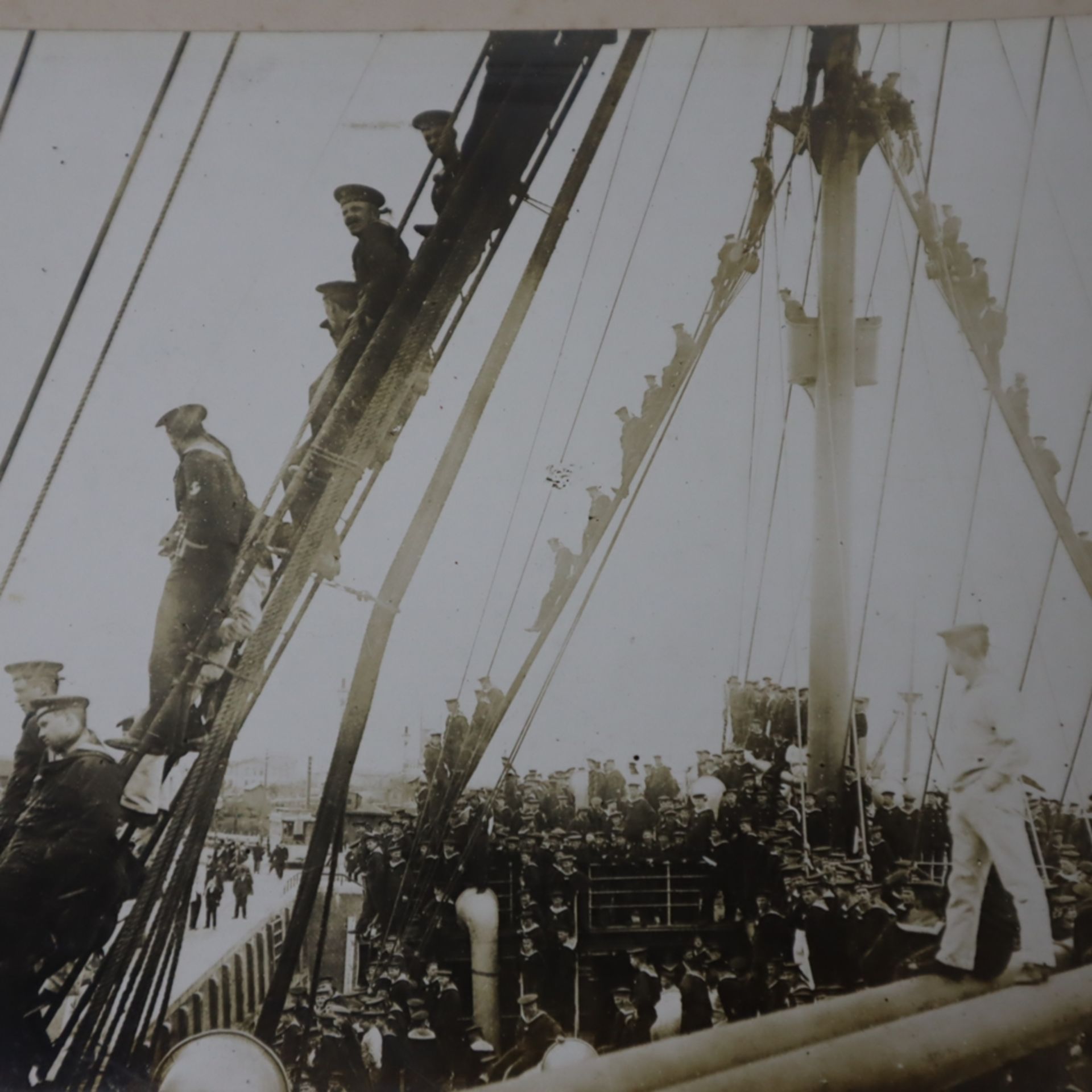Fotoalbum Ostasiengeschwader - um 1910, aus dem Umfeld der Besatzung eines Schiffes der Kaiserliche - Image 6 of 19