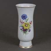 Vase - Meissen, 20.Jh., Porzellan, polychrome Blumenmalerei, Goldstaffage, Glockenform auf rundem S