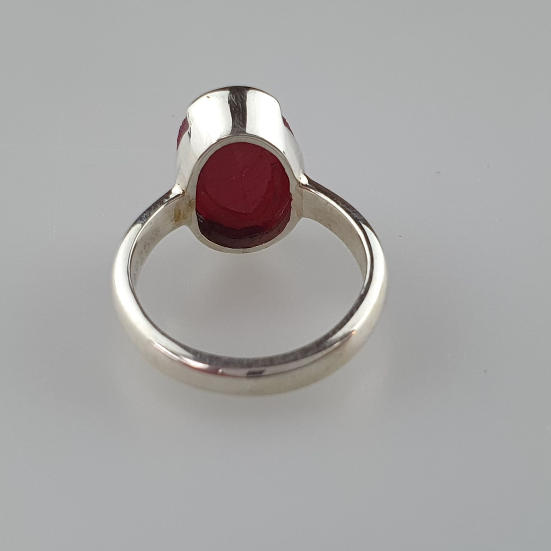 Oval Ruby Set In 92.5 Sterling Silver Ring, ca. 4,8g, ring size: ca. 16,5, stone measurements ca. 1 - Image 4 of 5