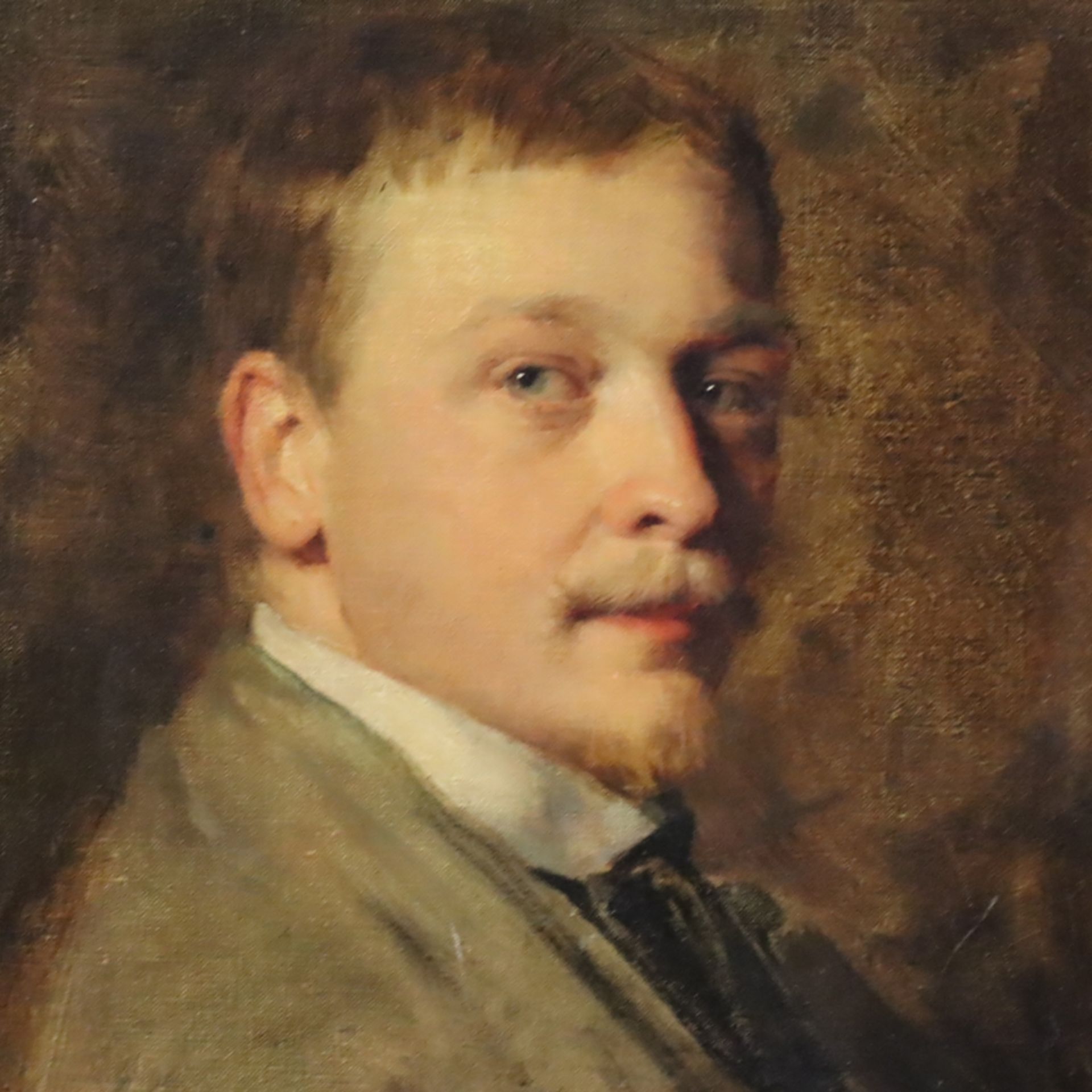 Bildnismaler um 1900- Eindringliches Portrait eines jungen Mannes mit blondem Haar, Öl auf Leinwand - Bild 2 aus 8