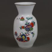 Vase - Meissen, 20.Jh., "Kakiemon"-Dekor, Form "Neuer Ausschnitt", Porzellan, polychrome Bemalung i