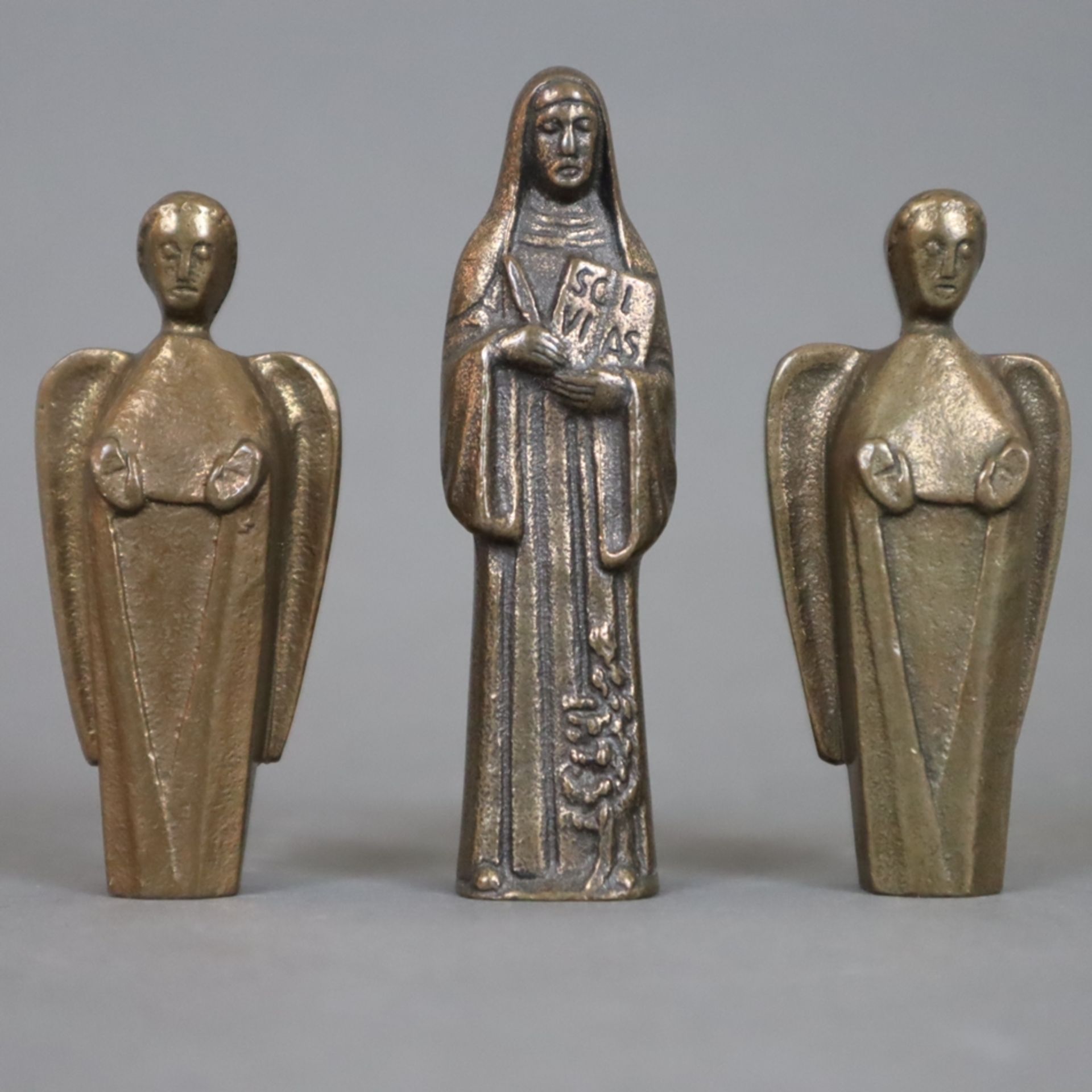Sechs Miniaturfiguren - 20.Jh., Bronze, braun patiniert, 1x Apostel Paulus, 3x Heiligenfiguren, rüc - Image 3 of 3