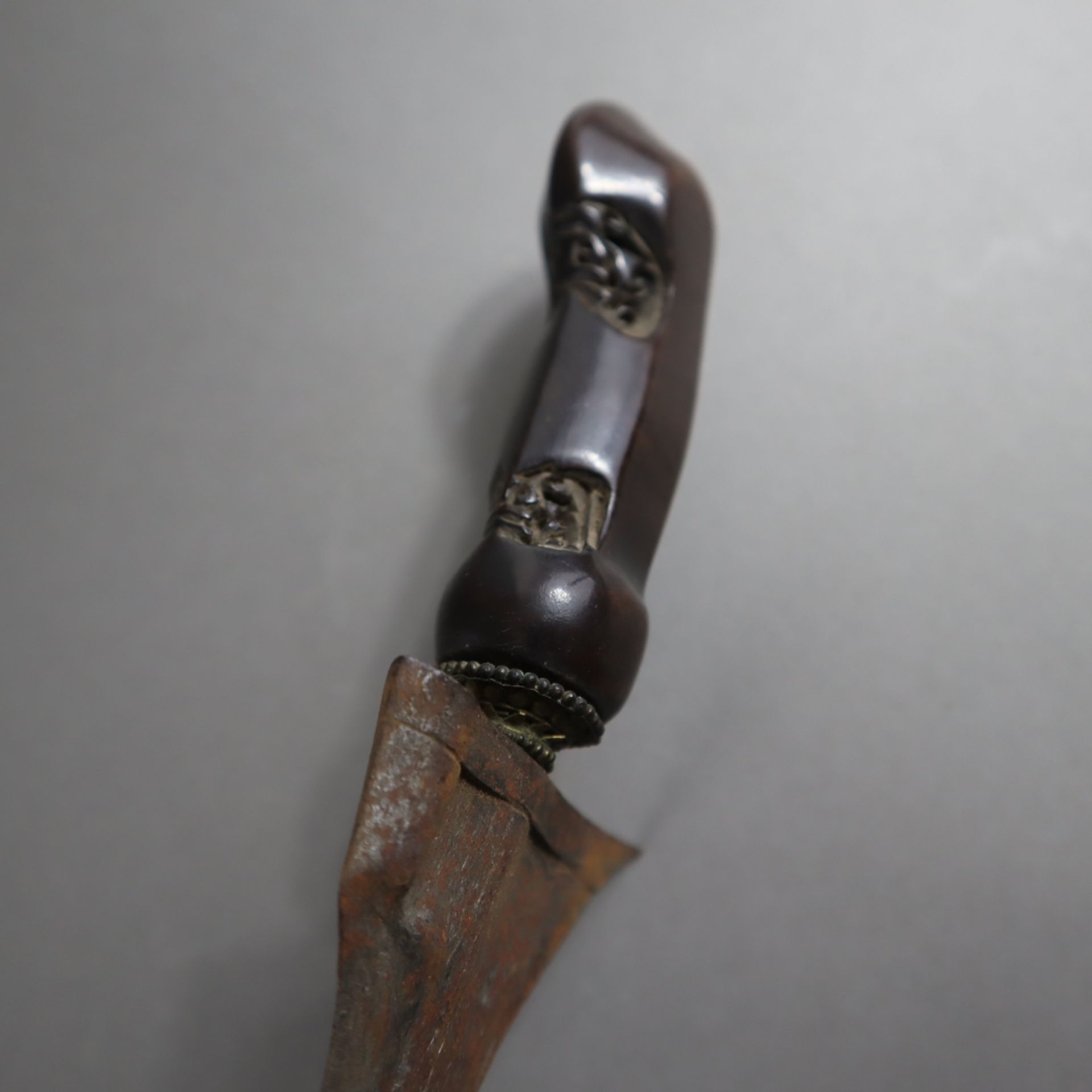 Kris - Indonesien / Zentraljava, gerade Klinge/Dapur Bener aus Stahl mit Pamor, ornamental geschnit - Bild 5 aus 7