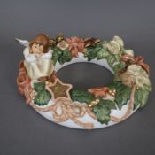 Weihnachtsdekoration "Engel auf Kranz"- Goebel, Keramik, polychrom bemalt, 4 Kerzenhalterungen, gep