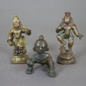 Konvolut Balakrishna - Indien, Kupfer-/Bronzelegierung, teils vergoldet, 2x mit Butterkugel, H-ca.6