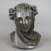 Monti, Raffaele (1818-1881, nach) -"Die verhüllte Vestalin", Bronzefigur nach dem Original in Marmo
