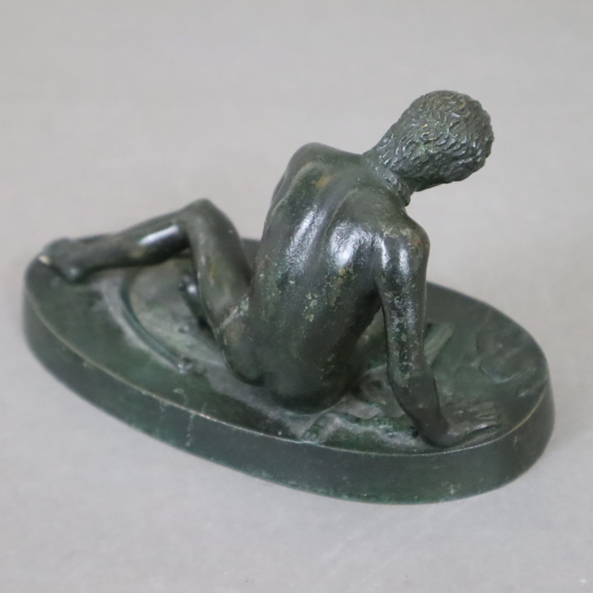 "Sterbender Gallier" - Bronze, dunkel patiniert, nach antikem Vorbild (Marmorstatue in den Kapitoli - Image 6 of 8