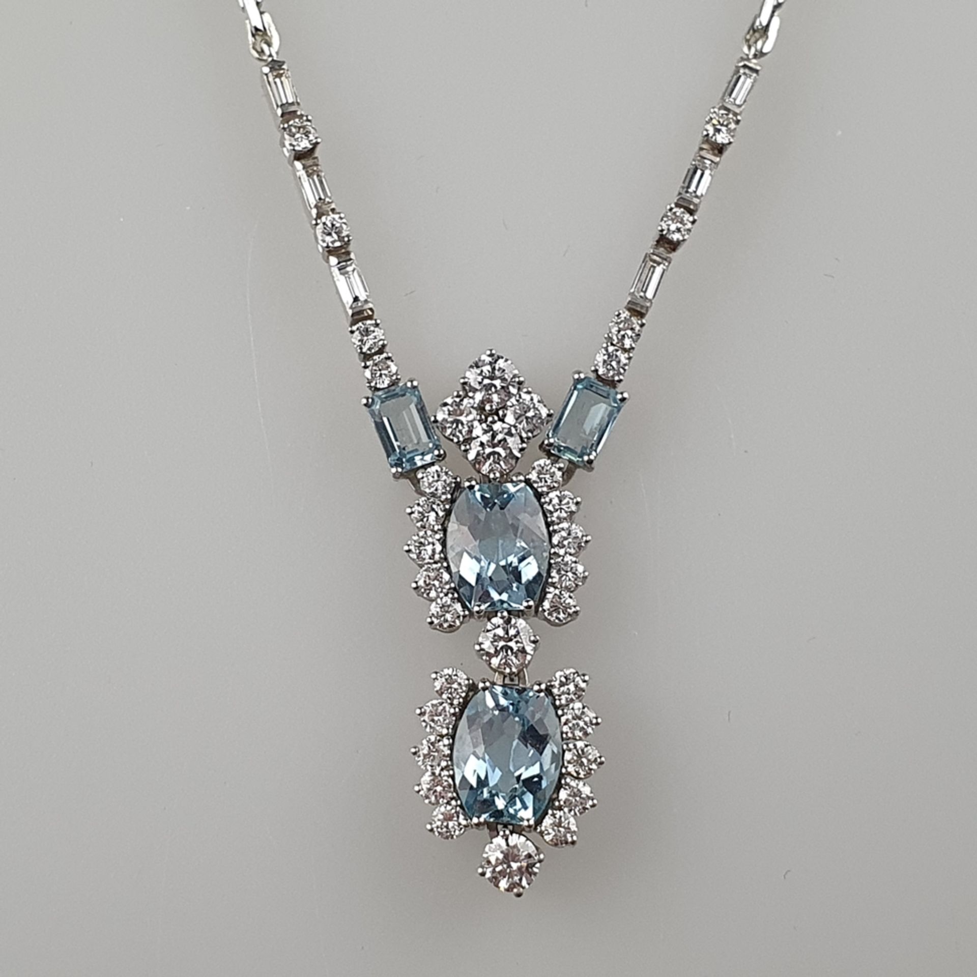 Prunkvolles Goldcollier mit Aquamarinen und Diamanten - Weißgold 585/000, gestempelt, Besatz mit 2  - Bild 2 aus 7