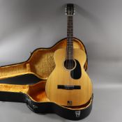 Vintage-Gitarre - Morris FC 11 Luthier, Ano 1969, Nr.41204, auf Innen-Etikett bezeichnet, Gesamtlän