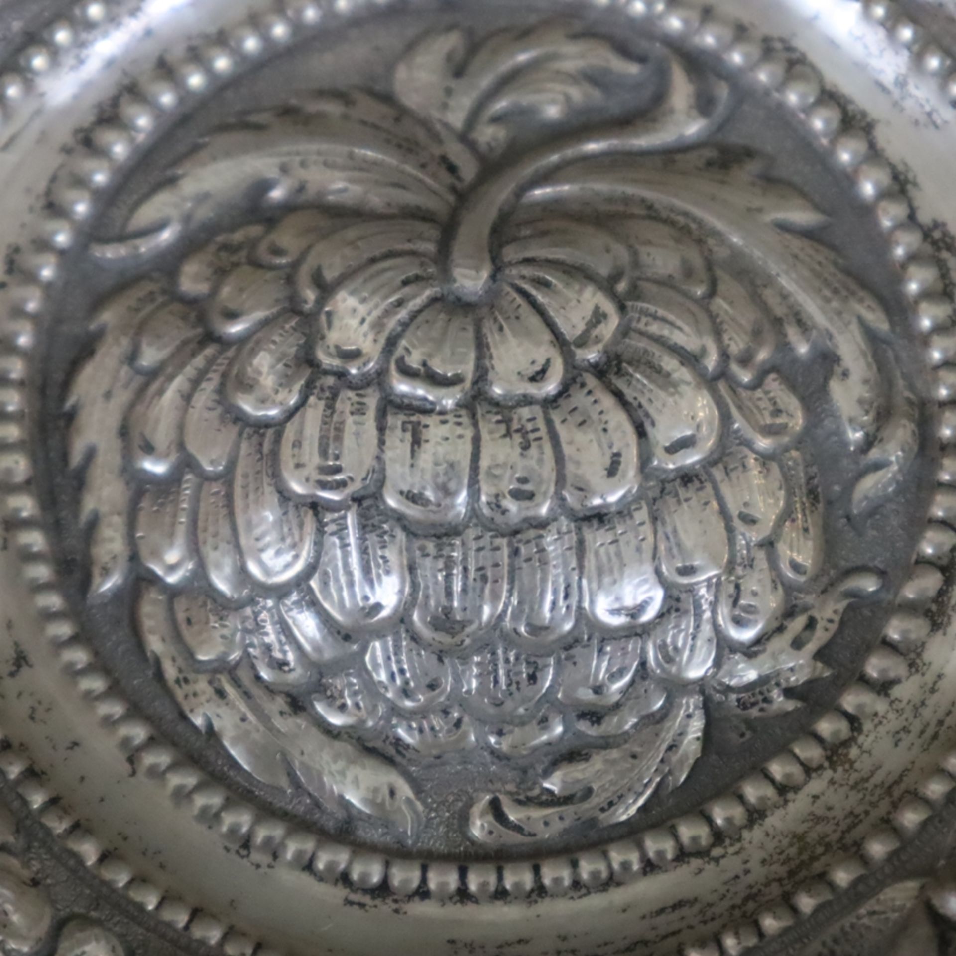 Florale Silberschale - Österreich-Ungarn, 800er Silber, Dianakopf ab 1872, weitere Punze mit Namens - Image 5 of 7