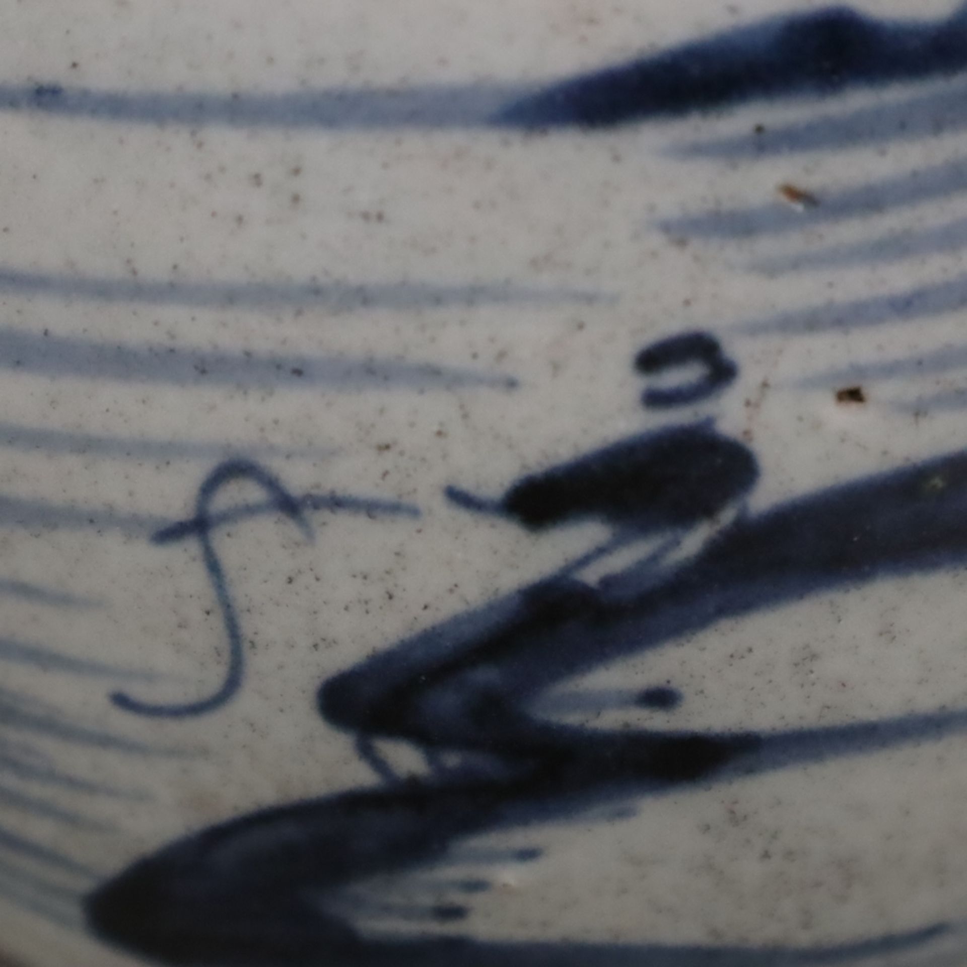 Blau-weißer Schultertopf - Porzellan, auf der Wandung Landschaftsmalerei in Unterglasurblau, Standr - Bild 7 aus 9