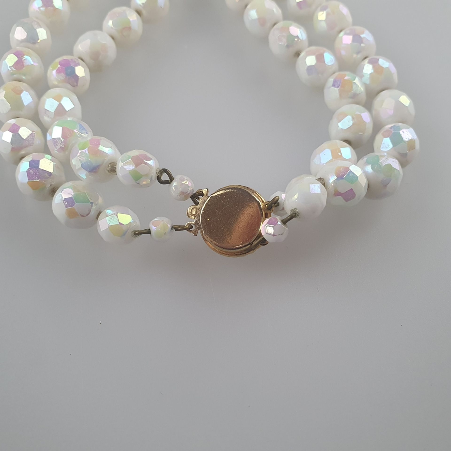 Vintage-Collier - Modeschmuck, 2-reihig mit Steckschließe, facettierte weiße Perlen mit Aurora Bore - Bild 5 aus 5