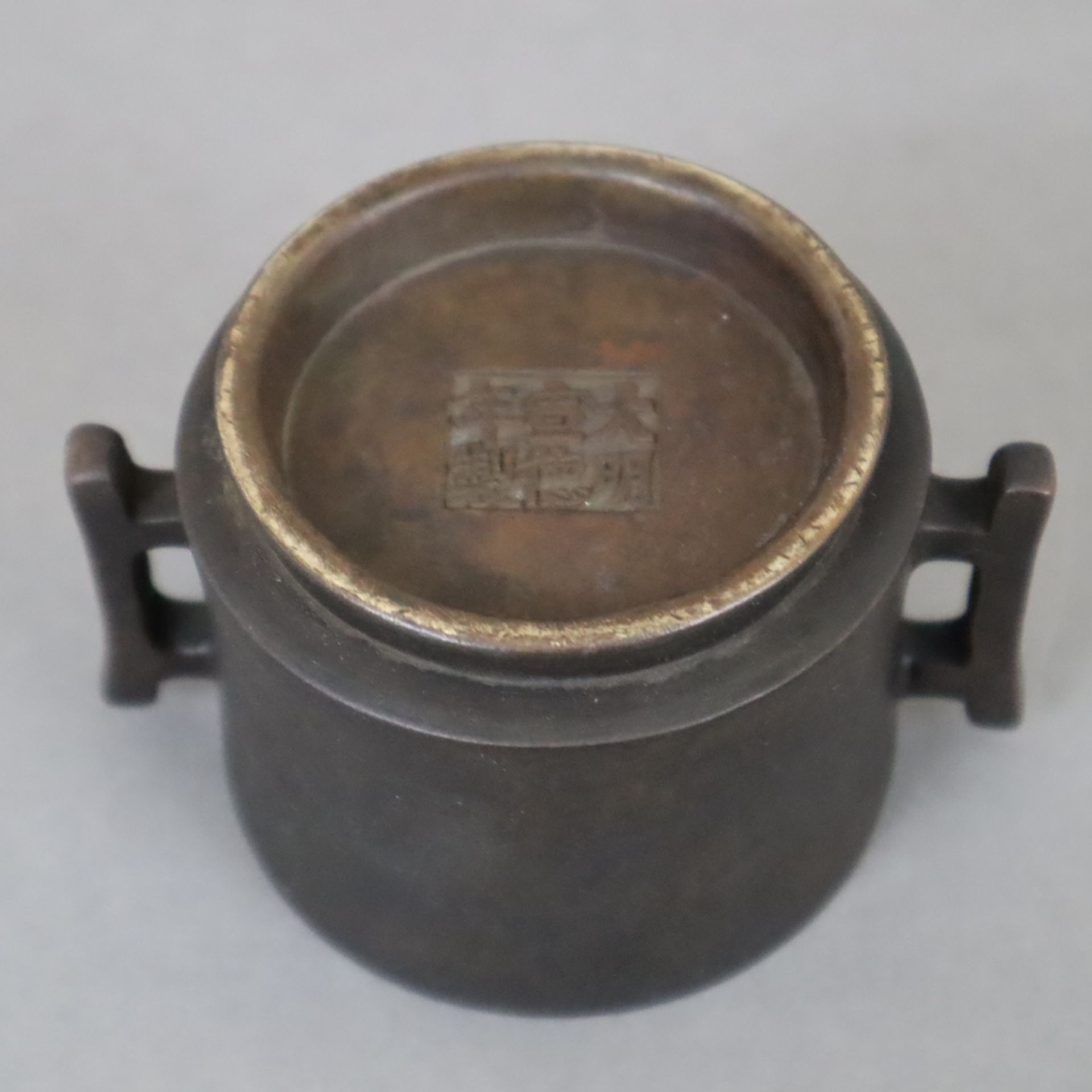 Kleines Räuchergefäß - Bronze mit dunkelbrauner Patina, zylindrisches leicht tailliertes Räuchergef - Bild 5 aus 6