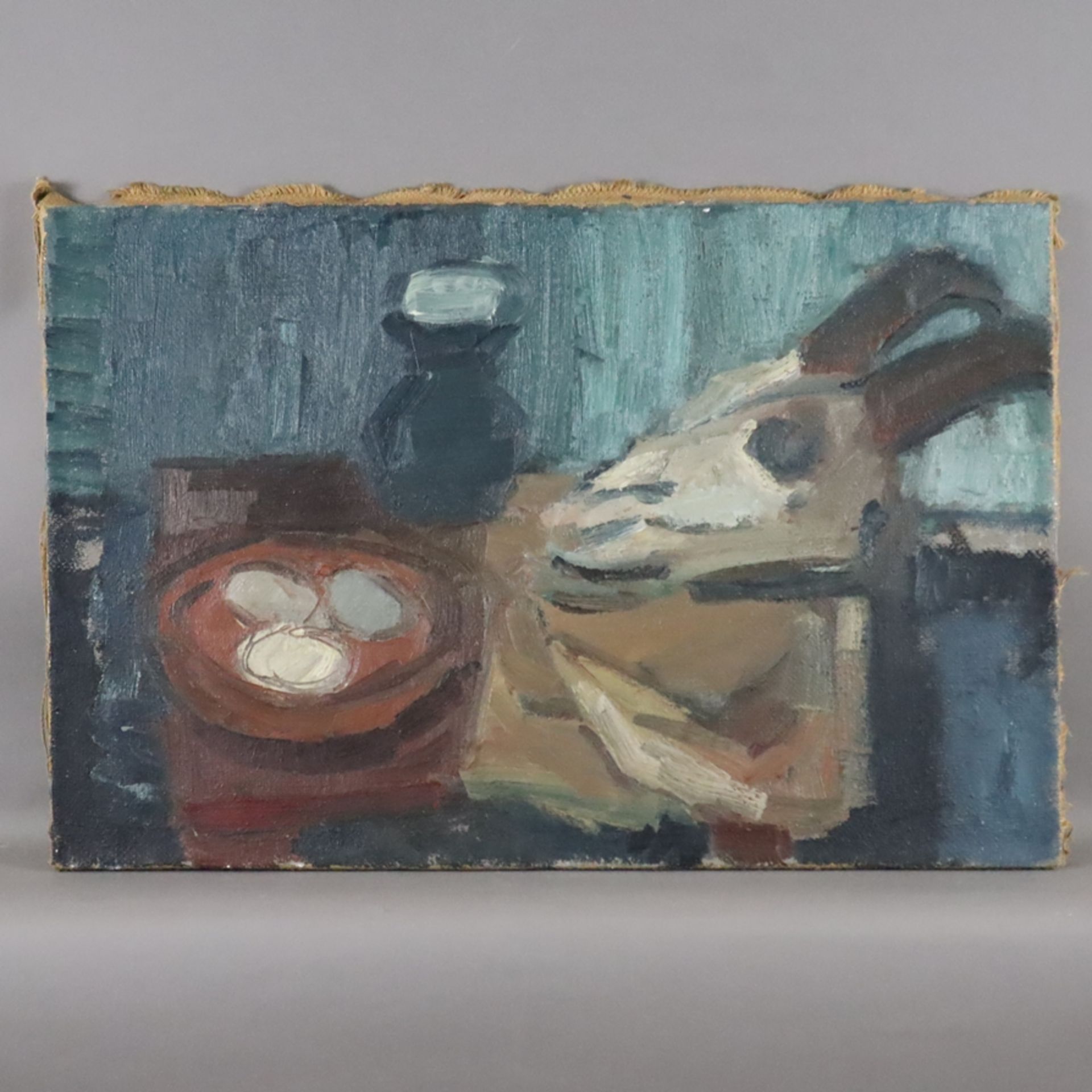 Unbekannte/r Expressionist/in -um 1940/50- Tischstillleben mit Tierschädel und Vase, Öl auf Rupfen, - Image 7 of 7