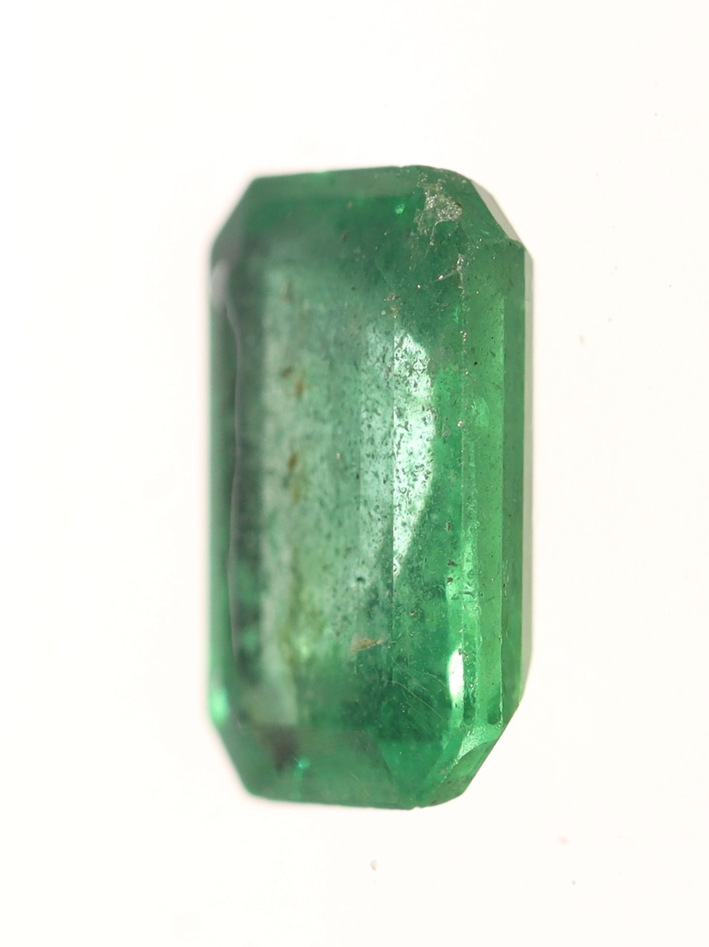 Loser Smaragd- 2,86ct., Achteck-Schliff, Maße: 10,40x7,96x4,13mm, in transparenter Box versiegelt, - Image 3 of 6