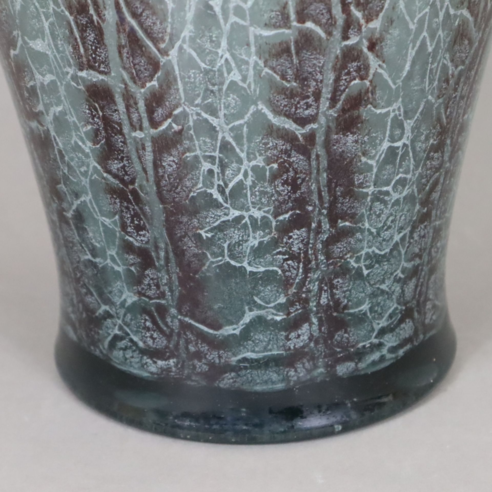 Ikora-Bodenvase - WMF, 1930er Jahre, dickwandiges Klarglas mit braun/grünen Pulver- und Oxideinschm - Bild 5 aus 7