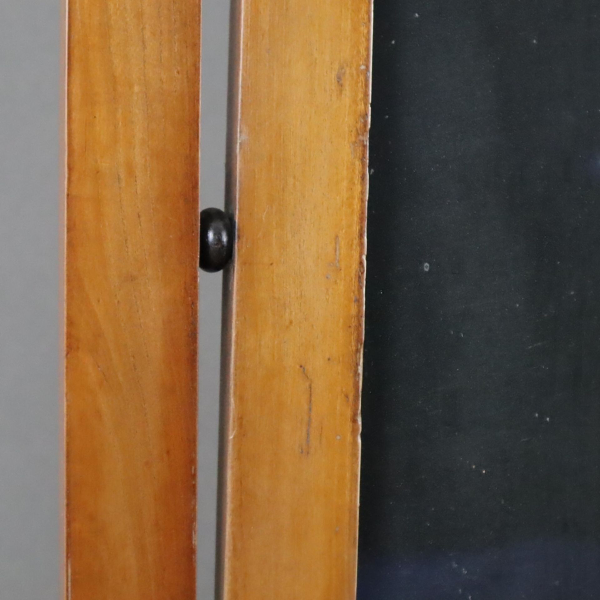 Tischpsyche - Frankreich, frühes 19.Jh., Kirschbaum, teils ebonisiert, schwenkbarer Spiegel zwische - Image 5 of 10