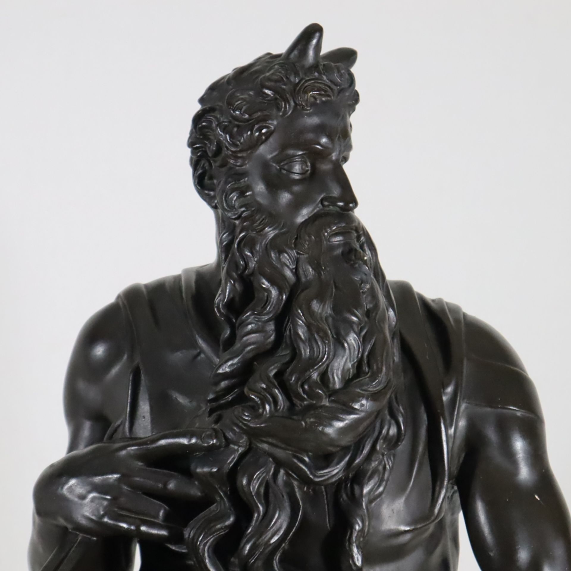 Moses von Michelangelo - Gipsausformung, bronziert, Skulptur nach Michelangelos Grabmalfigur für Pa - Image 2 of 16