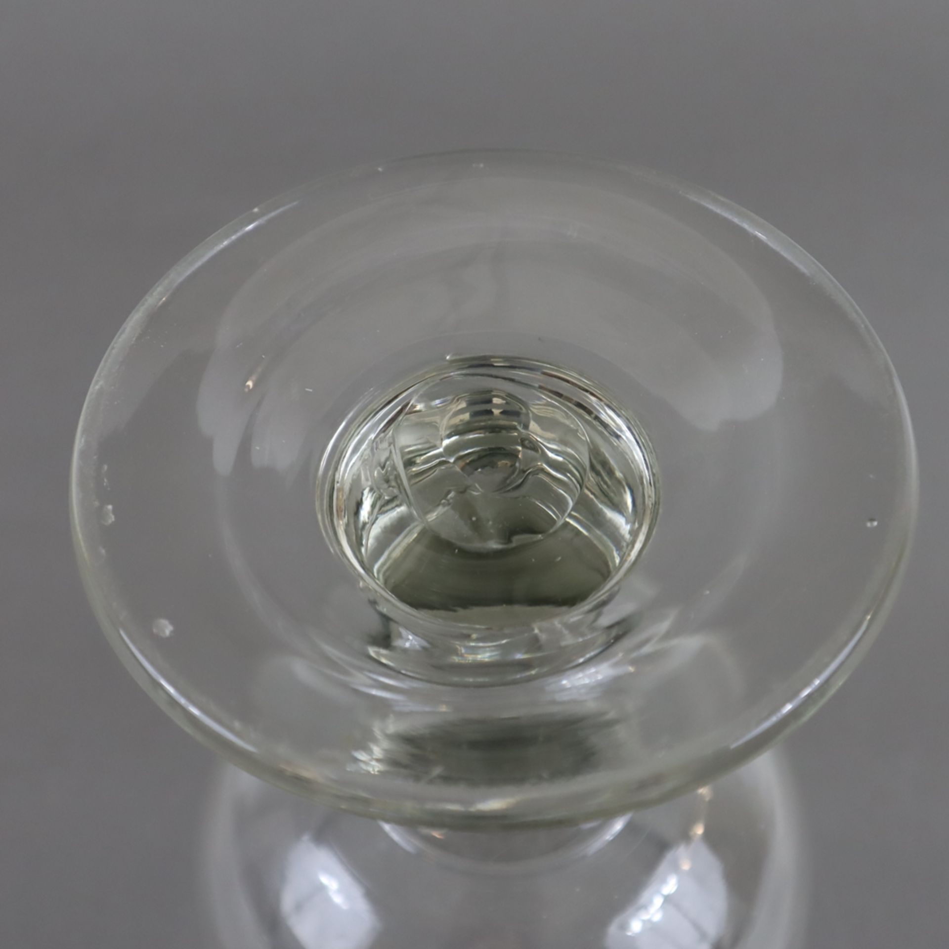 Übergroßes Berliner-Weisse-Glas - 19.Jh., 2 Liter, dickwandiges farbloses Glas, auf rundem gewölbte - Bild 5 aus 5