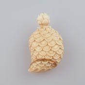 Filigranes Parfumfläschchen aus Elfenbein - Indien, wohl 19.Jh., geschweifte Wandung, allseitig fei