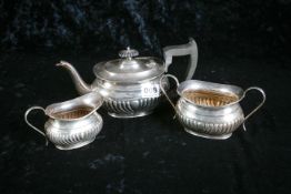 3 PIECE SILVER TEA SERVICE. 802 GRAMS. SHEFFIELD 1921/22