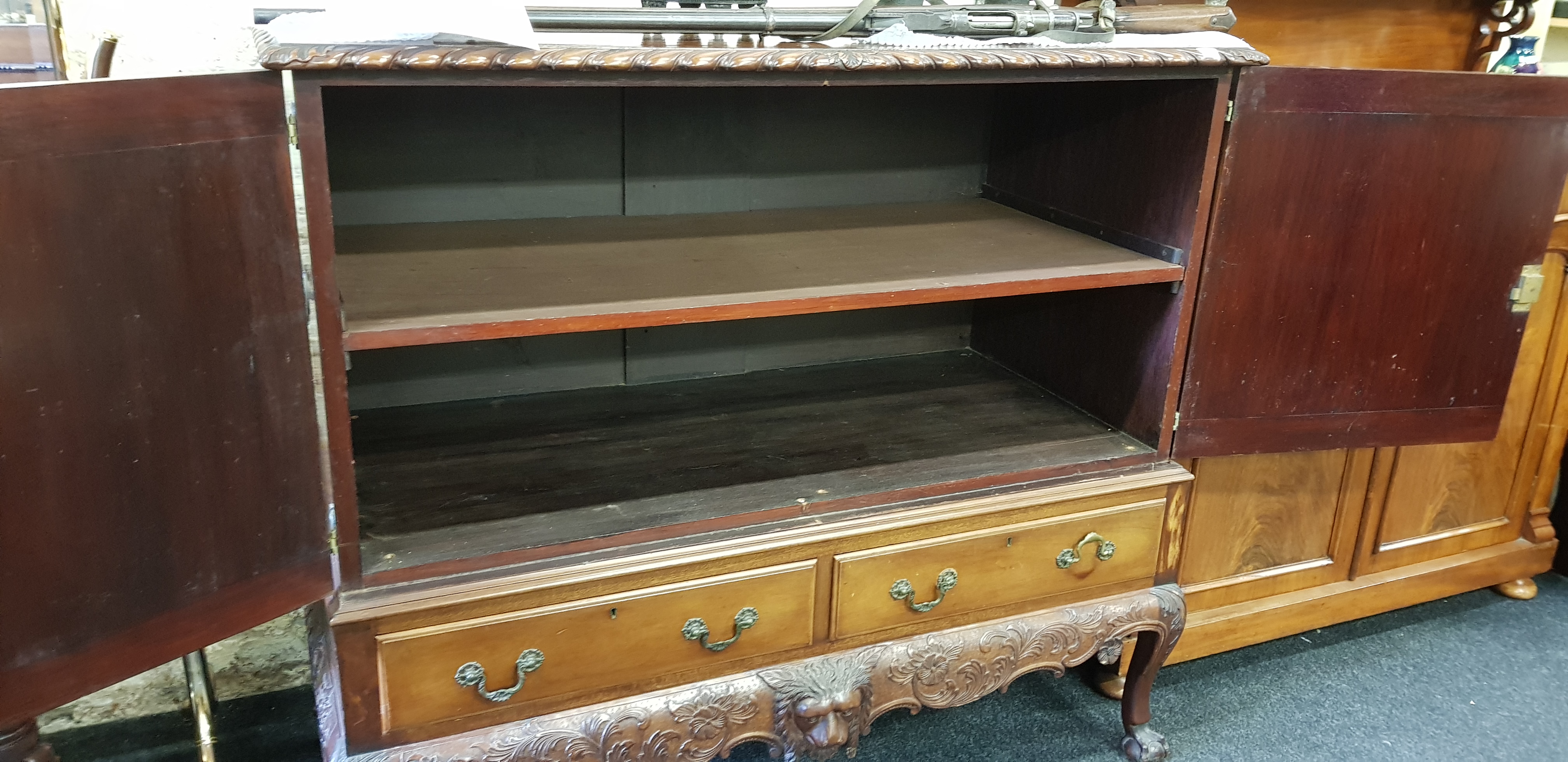 VICTORIAN MAHOGANY VESTMENT CHEST WITH CHURCH OF IRELAND CONNECTIONS - Image 2 of 4