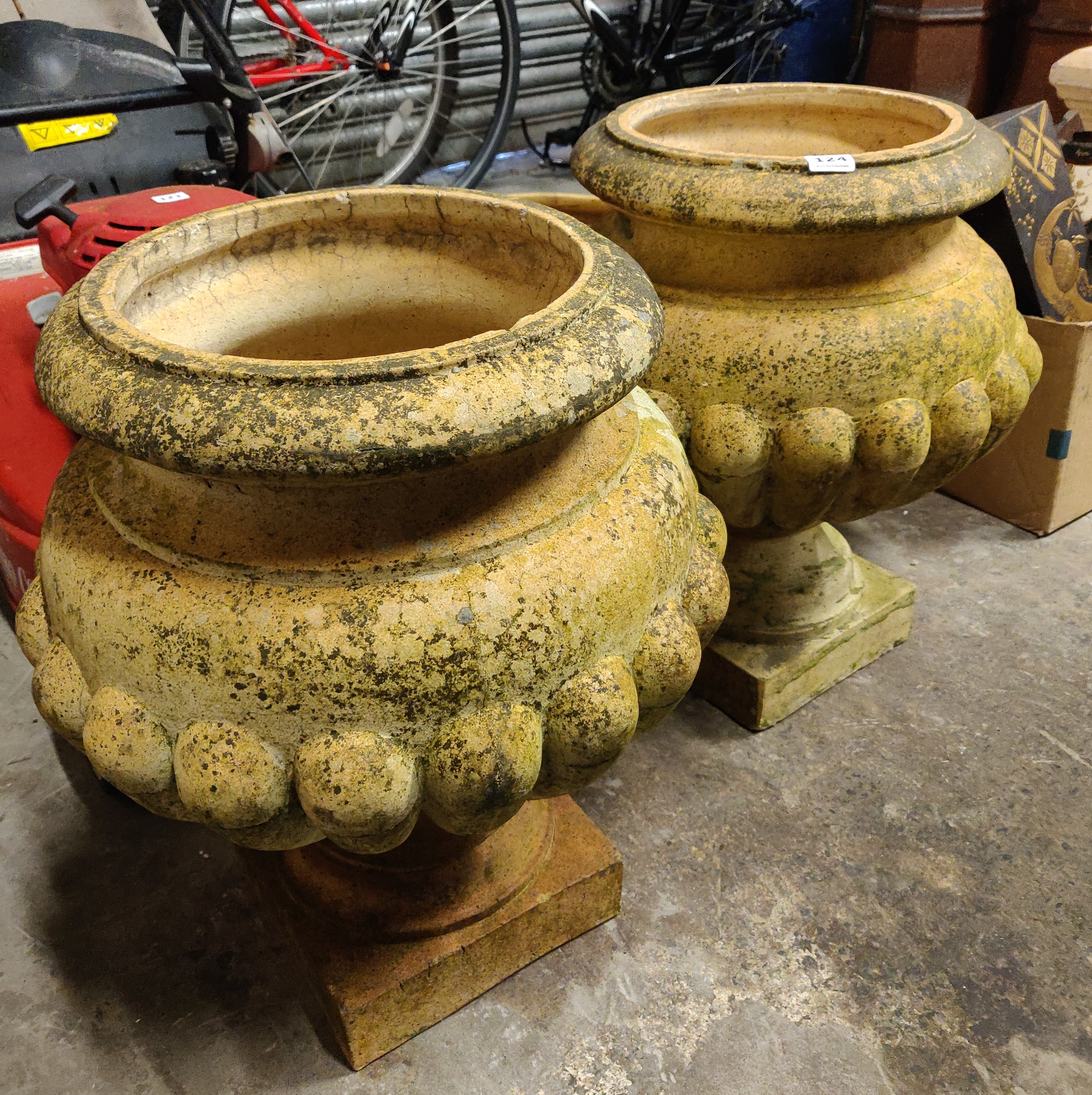 PAIR OF ANTIQUE 'GARNKIRK' PLANTERS