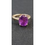 9CT GOLD AND AMETHYST RING