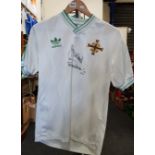 NORTHERN IRELAND FC TOP 1986 ORIGINAL REPLICA SIGNED JOHN MCCLELLAS & TERR ?