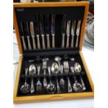 CASED CUTLERY SET