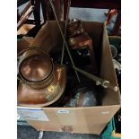 BOX LOT OF BRASS AND COPPER ITEMS